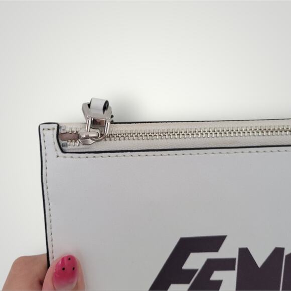 Rebecca Minkoff Pouch Clutch White Feminista Superwoman Medium Zip - Picture 4 of 7